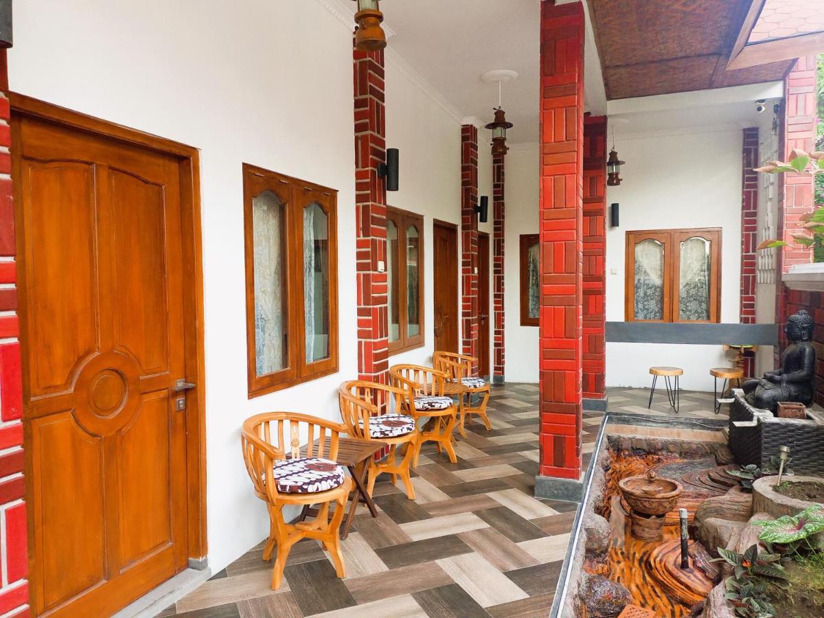 Zen Moon Hostel ジョグジャカルタ エクステリア 写真