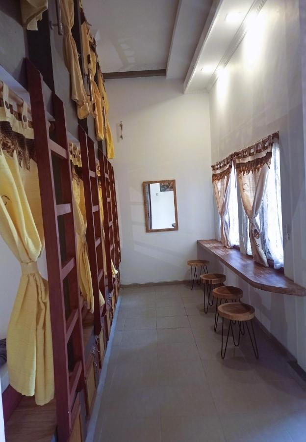 Zen Moon Hostel ジョグジャカルタ エクステリア 写真