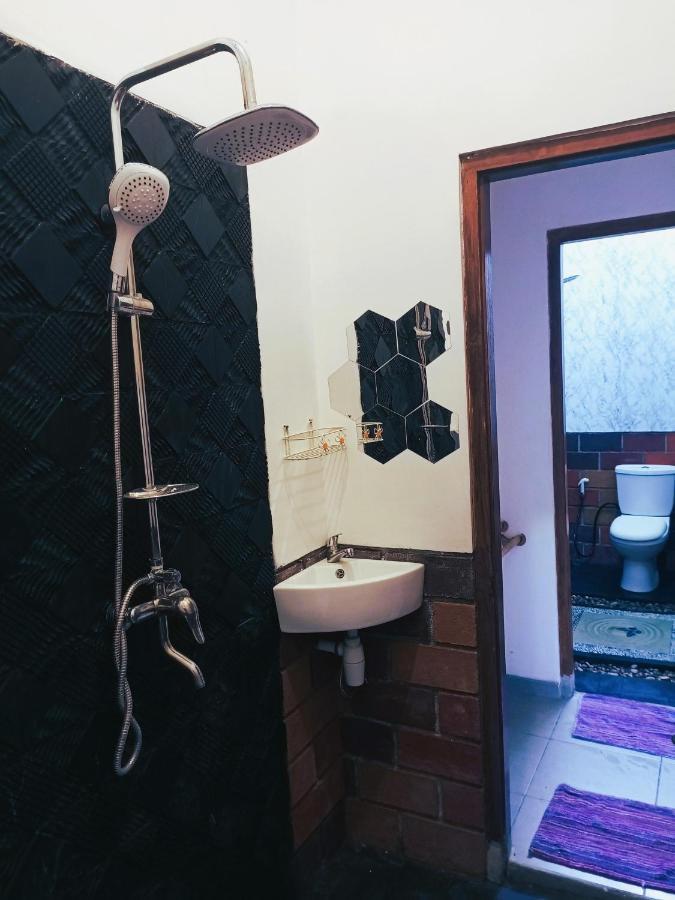 Zen Moon Hostel ジョグジャカルタ エクステリア 写真